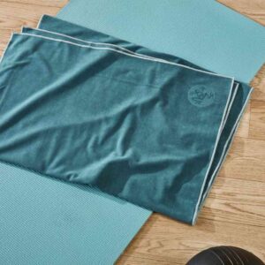Non Slip Microfiber Yoga Towel 72 x 24 Inch Sweat Absorbent Hot Yoga Mat Towel image 4